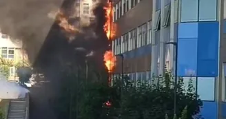 Napoli, incendio all'ospedale del Mare: fiamme e alta colonna di fumo nero