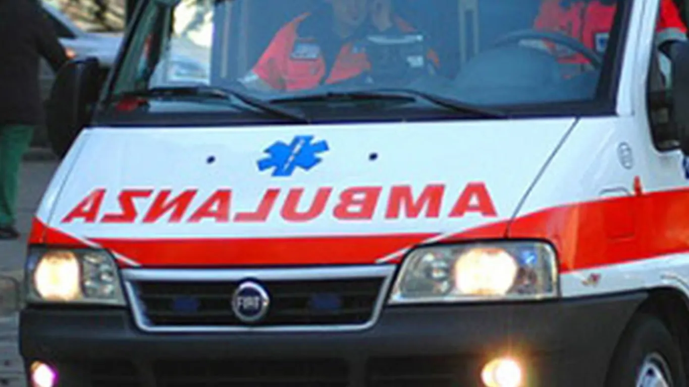 Capaccio Paestum, grave incidente: due giovani di Torre Annunziata in prognosi riservata