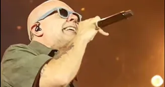 Max Pezzali conquista il Maradona: in 55mila cantano i successi di una generazione