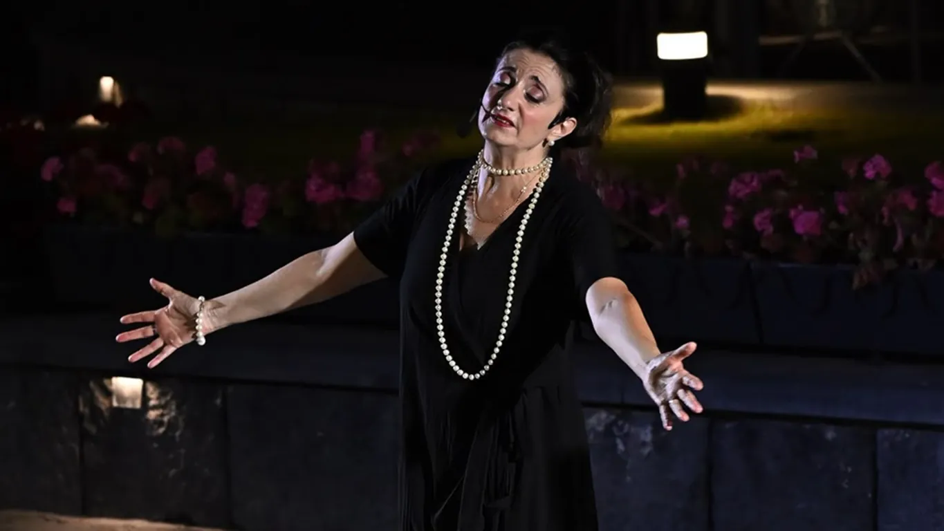 Binario Rosa 2026, Maria Bolignano inaugura la rassegna teatrale di Pietrarsa
