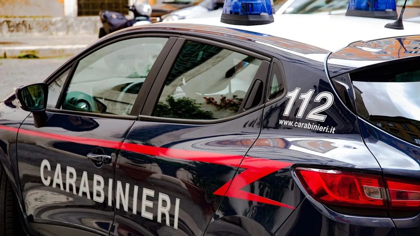 Furto auto a Lettere, arrestato 52enne: incastrato dalle telecamere di Piazza Depugliano