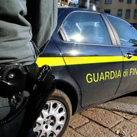 Maxi inchiesta sui diplomi facili: sotto sequestro istituto paritario, nove persone indagate
