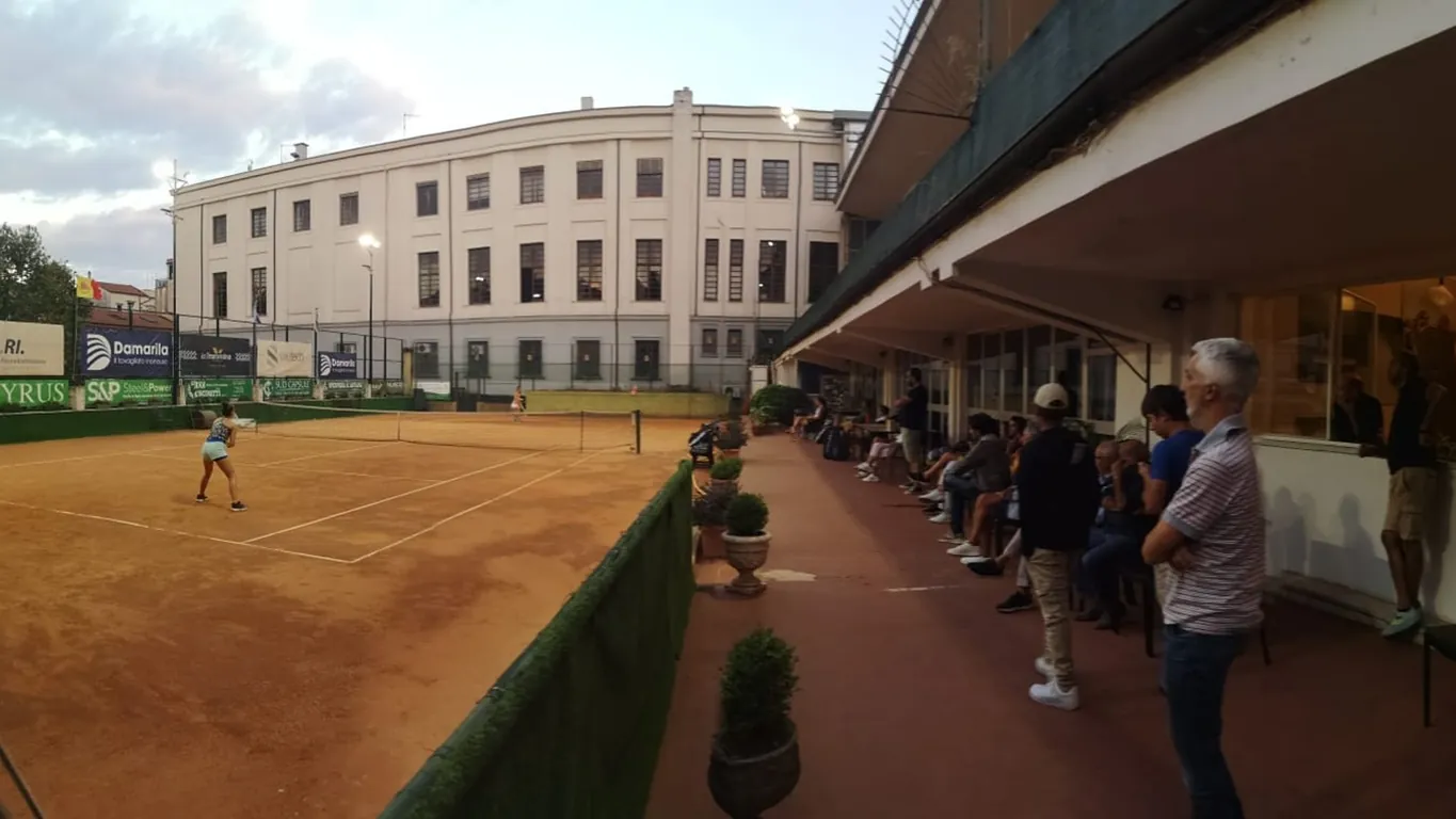 Cava de' Tirreni, il grande tennis entra nel vivo: oggi gli ottavi dell'Open Social Tennis Club