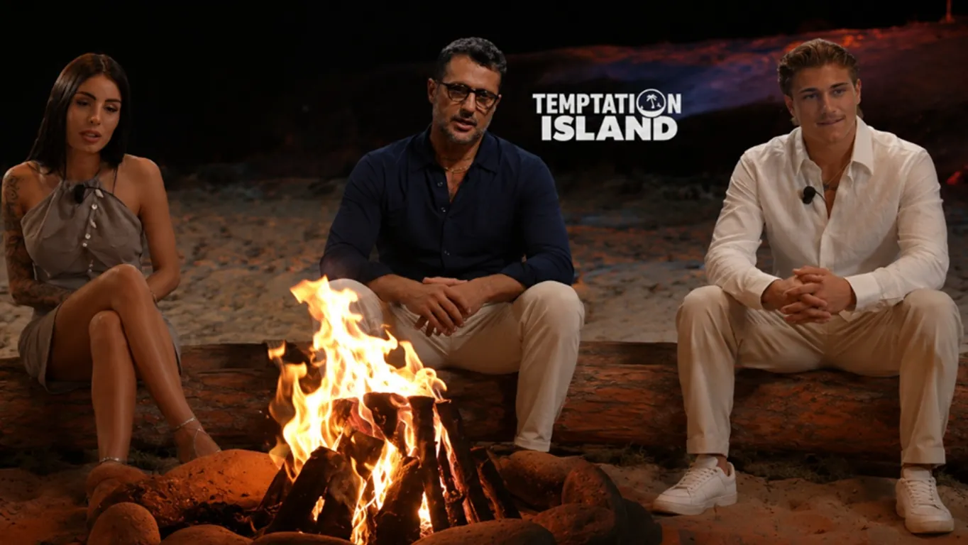 Temptation Island, Fabrizio Corona rincara la dose su Sara e Gabriele: "Quei video li hanno realizzati loro"
