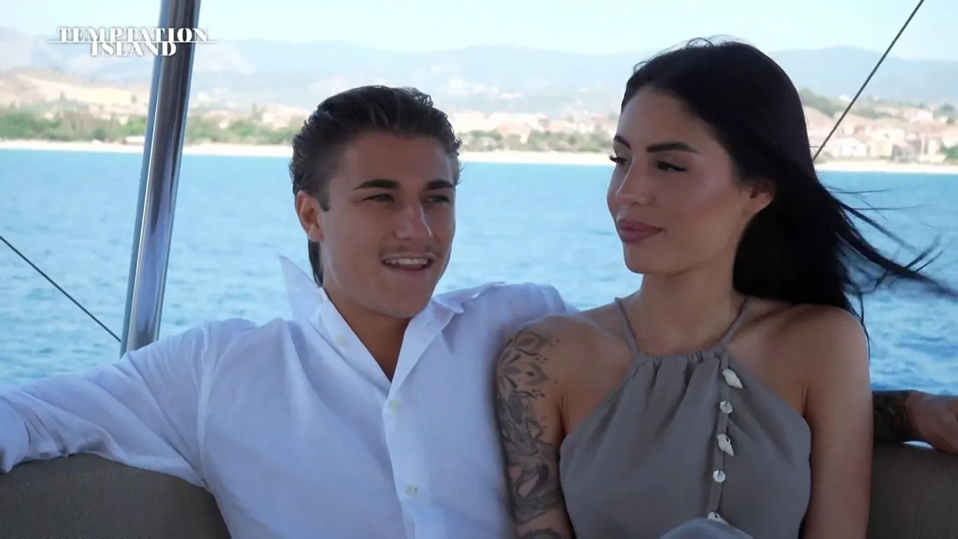 Temptation Island: rimossi i video di Gabriele Govoni e Sara Palumbieri, cosa sta succedendo