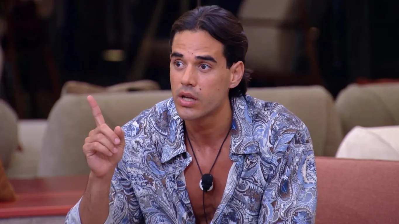 GF Vip, Nicolò Brigante: "Ecco perché ho lasciato la casa". E su Blu Barbara Prezia...