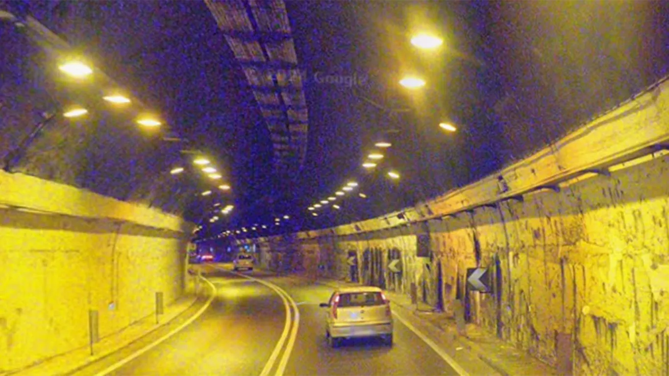 SS145 Sorrentina, chiuse le gallerie Varano e Privati: traffico bloccato tra Castellammare e Gragnano
