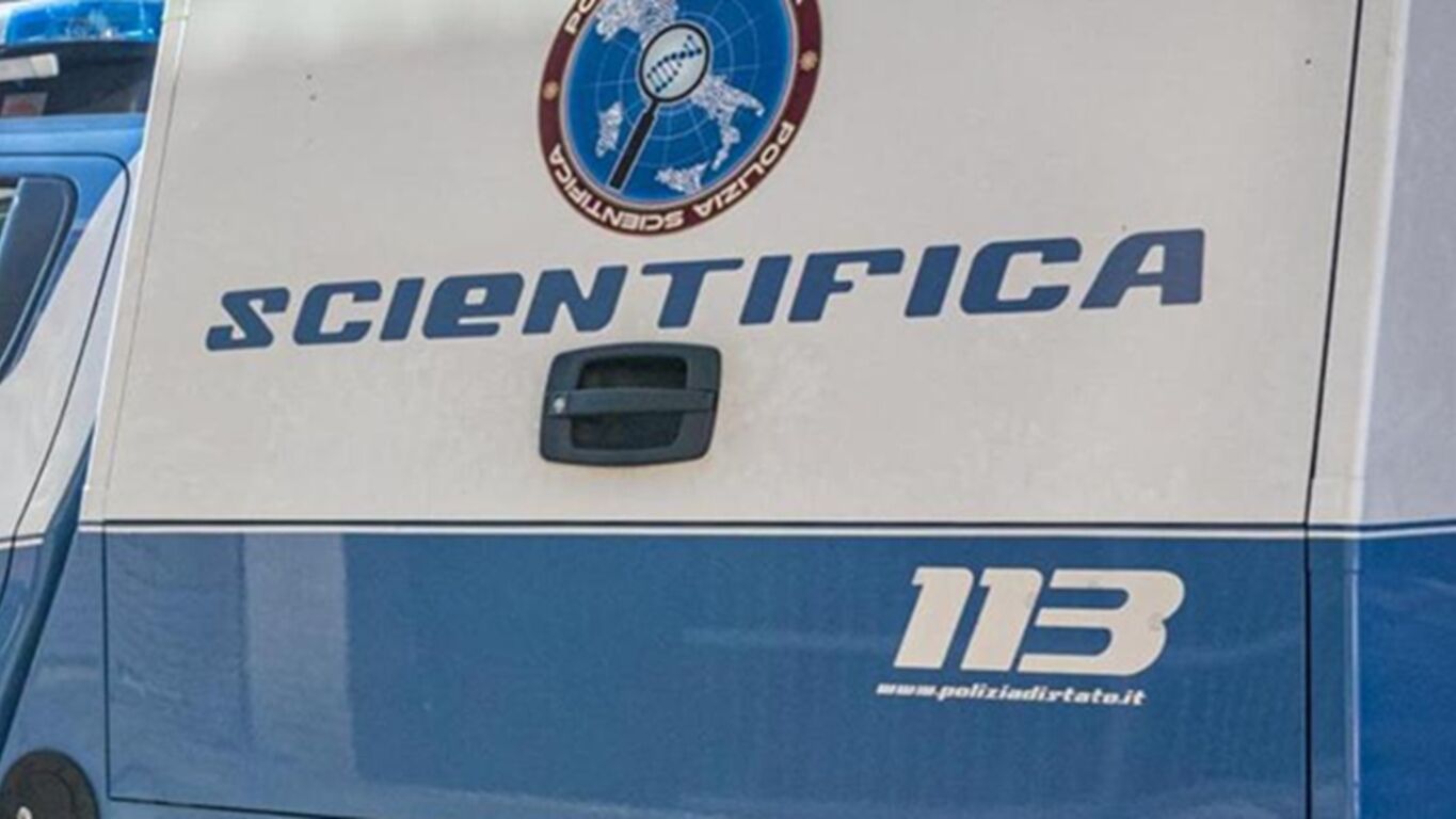 Triplice omicidio a Roma: uccisi padre, madre e figlia di 8 anni. Ferito un altro figlio