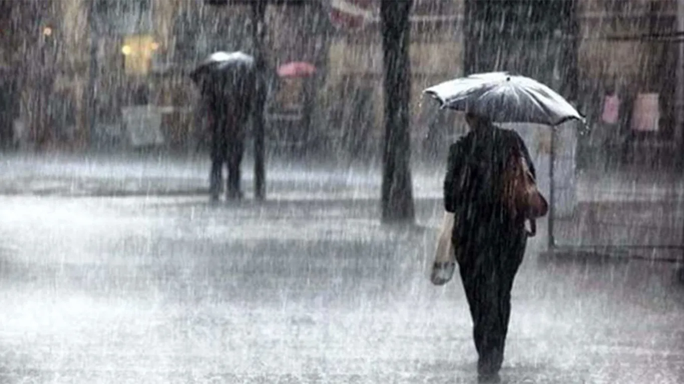 Maltempo in Campania, allerta meteo gialla fino alle 20: attesi temporali