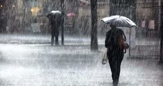 Maltempo in Campania, allerta meteo gialla fino alle 20: attesi temporali