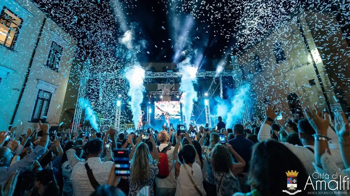 Amalfi Summer Fest 2026, il programma completo: Tosca, Shablo e Maurizio Casagrande