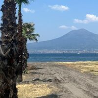 Castellammare di Stabia, conclusi i lavori sul litorale: recuperati fino a 20 metri di arenile