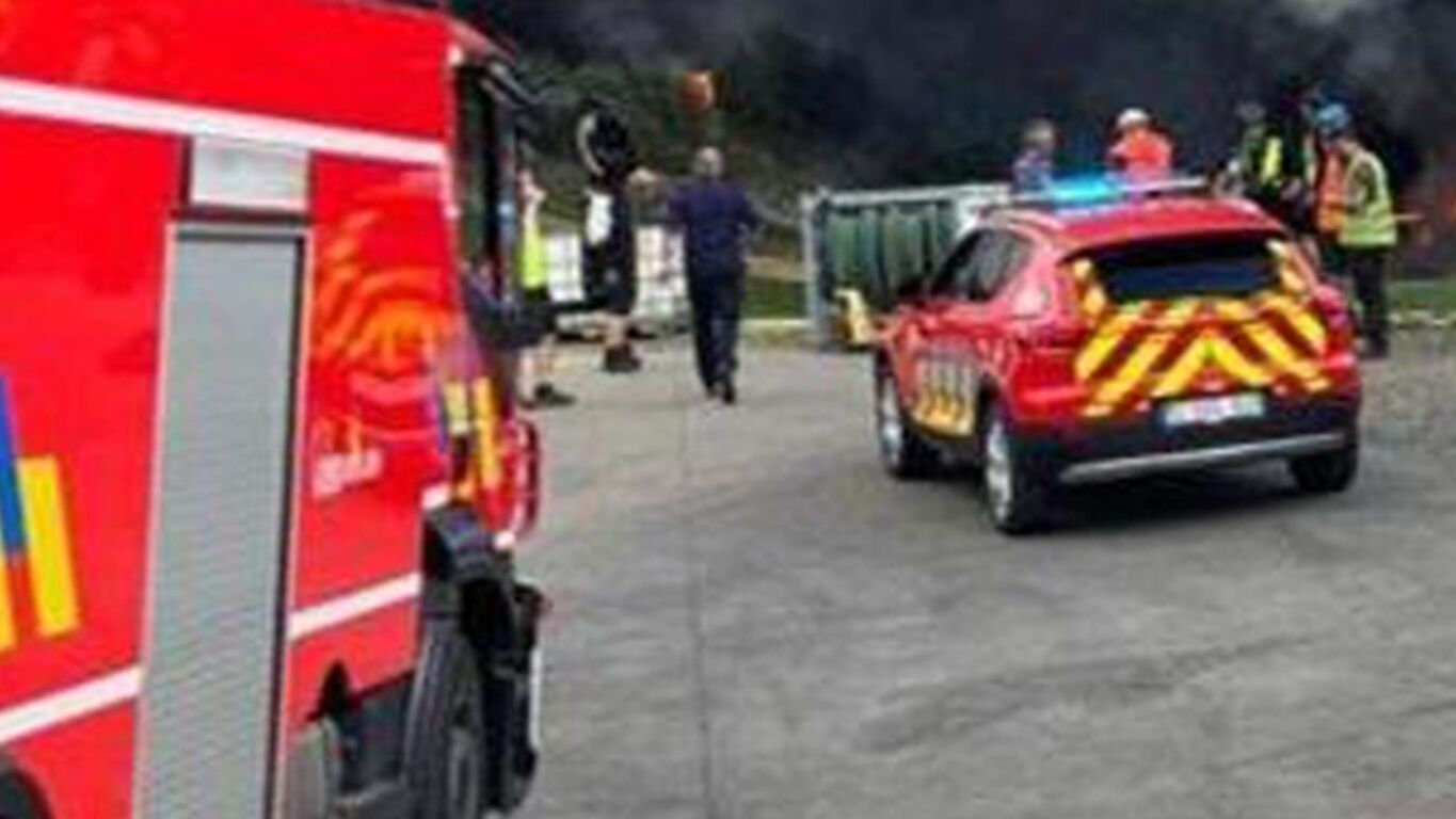 Belgio, incendio in un palazzo ad Anversa: diversi morti e feriti