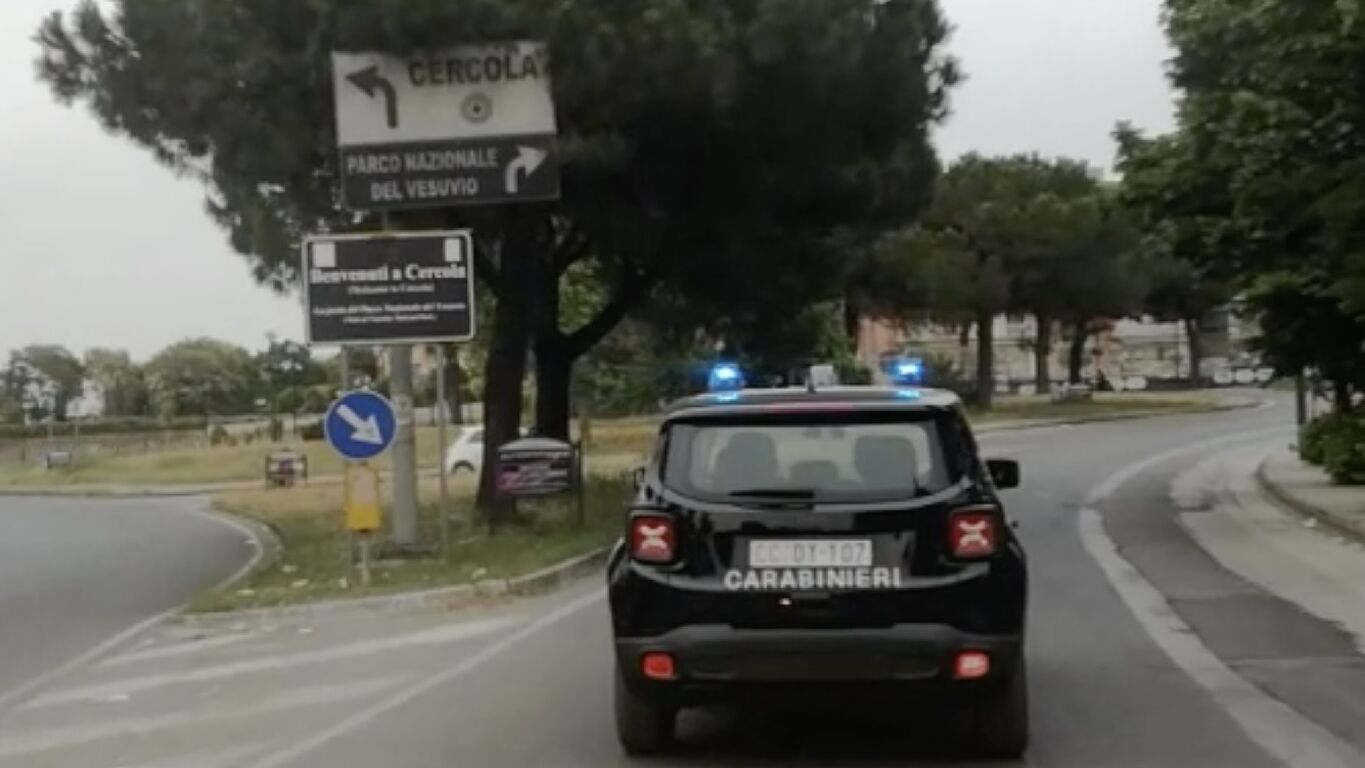 Volla, fugge all'alt dei Carabinieri con una pistola rubata: minorenne finisce a Nisida