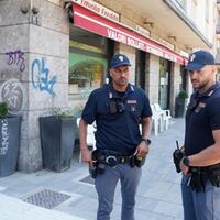 Milano, colpito con venti coltellate alla schiena per strada: arrestato 22enne
