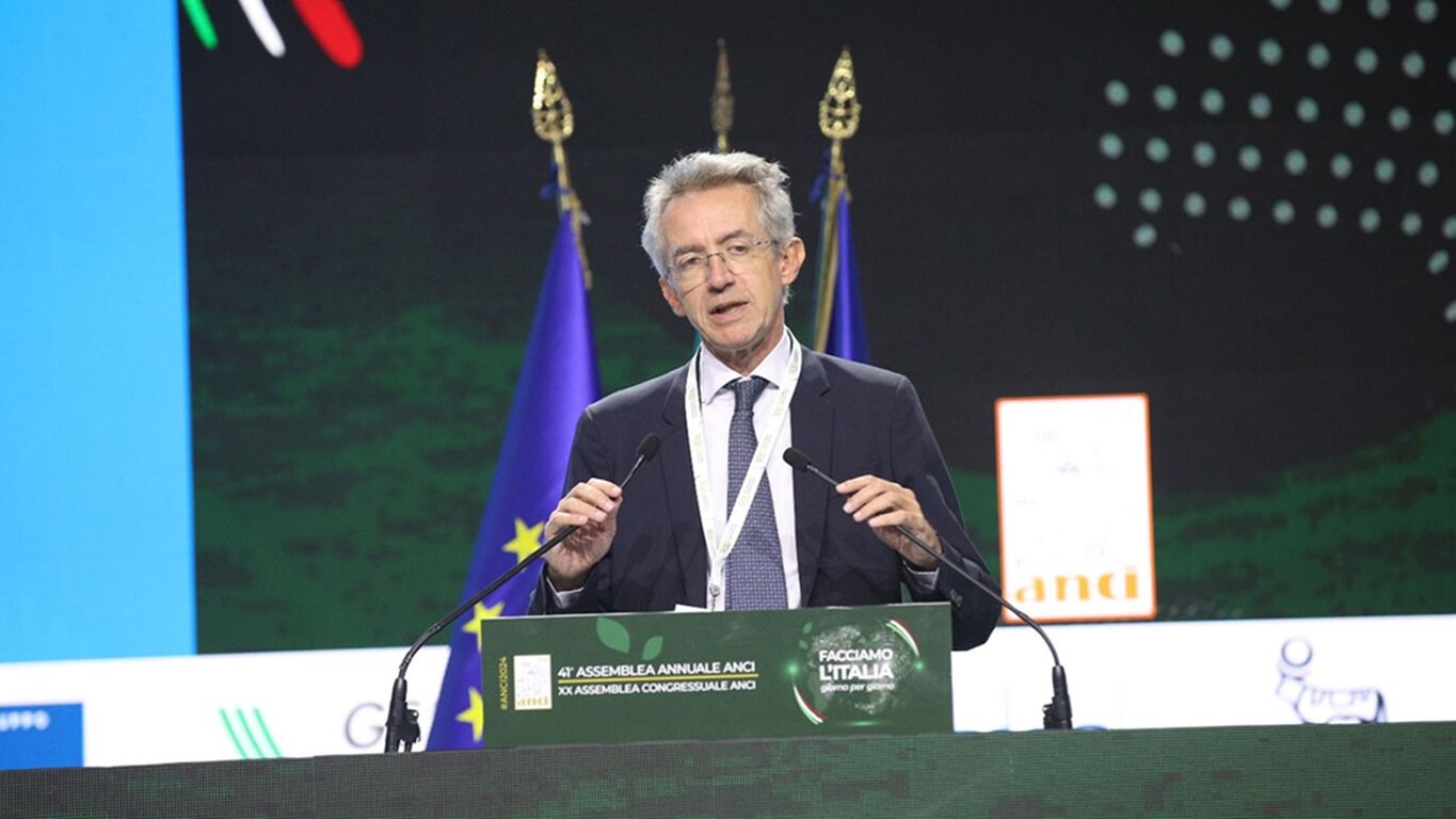 Governance Poll 2026, Manfredi sul podio dei sindaci più amati: Fico decimo tra i governatori