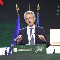 Governance Poll 2026, Manfredi sul podio dei sindaci più amati: Fico decimo tra i governatori