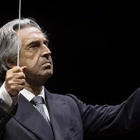 Pompei, Riccardo Muti accende il mito all'Anfiteatro: quando la musica sposa l'eternità