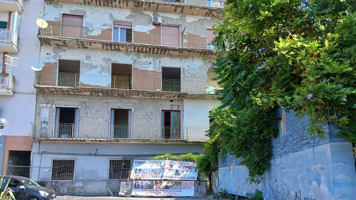 Crollo di Rampa Nunziante, la proposta di Cimmino: «Un Giardino della Memoria al posto del rudere»