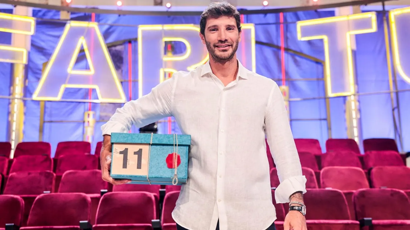 Affari Tuoi, rivoluzione per il game show di Rai1: nuovo studio, addio a Gennarino e sorprese nel cast