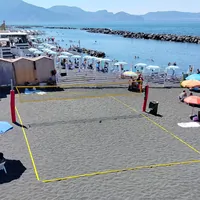 Torre del Greco, vandalizzato il campo di beach volley sulla Litoranea: subito ripristinato