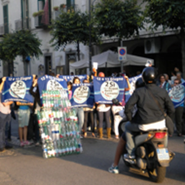Flash mob a sostegno del referendum Acqua: bene comune