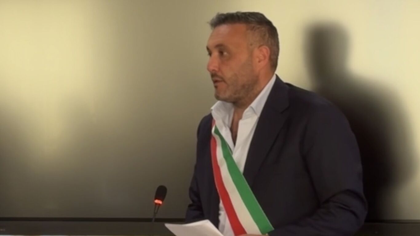Terzigno, si insedia il nuovo Consiglio comunale: Carillo giura e lancia la sfida del cambiamento