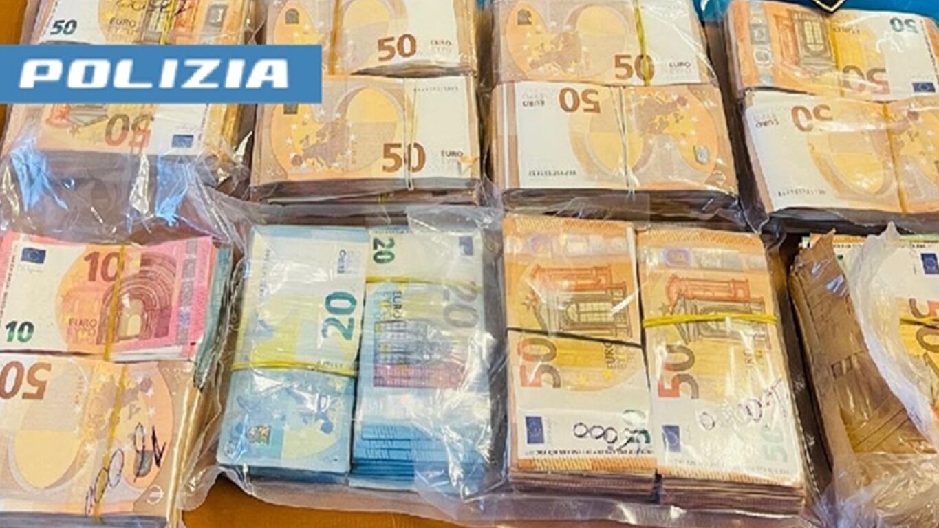 San Giorgio a Cremano, sequestrati oltre 124mila euro: denunciata una coppia