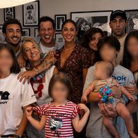 Belen Rodriguez riunisce Stefano De Martino e Antonino Spinalbese: la foto del compleanno di Luna Marì conquista tutti