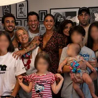 Belen Rodriguez riunisce Stefano De Martino e Antonino Spinalbese: la foto del compleanno di Luna Marì conquista tutti