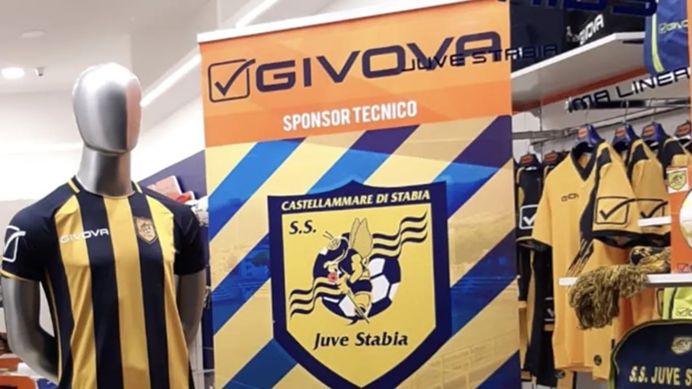 Juve Stabia, Givova rompe il silenzio: "Profonda delusione per il cambio dello sponsor tecnico"