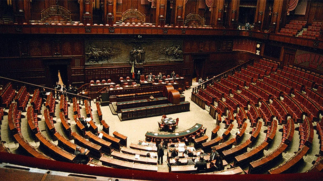 Legge elettorale, oggi voto finale. Bocciato emendamento Vannacci. Schlein contro Meloni