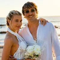 Clizia Incorvaia e Paolo Ciavarro rinnovano le promesse in Sicilia, cerimonia intima alla Scala dei Turchi