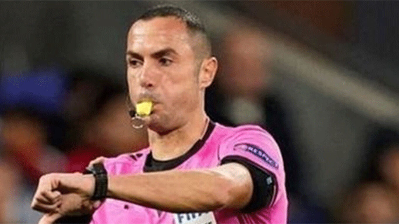 Torre Annunziata, all'arbitro internazionale Marco Guida il Premio Stefano Farina 2026
