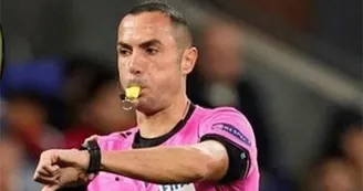 Torre Annunziata, all'arbitro internazionale Marco Guida il Premio Stefano Farina 2026
