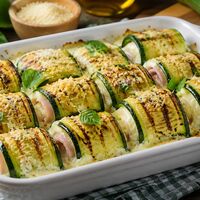 Involtini di zucchine con ricotta, prosciutto cotto e scamorza