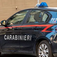 Torre del Geco, lite per gelosia: accoltella la compagna davanti alle figlie, arrestato 34enne