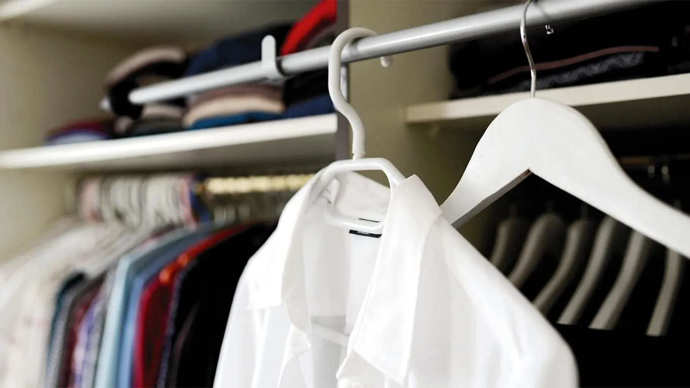 Come organizzare il guardaroba estivo: idee pratiche