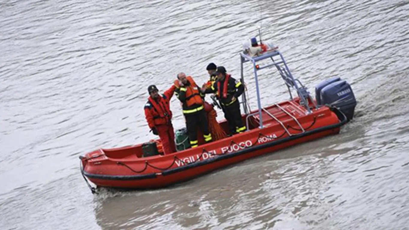 Como, si tuffa nel lago e non riemerge, dispersa bambina di 10 anni