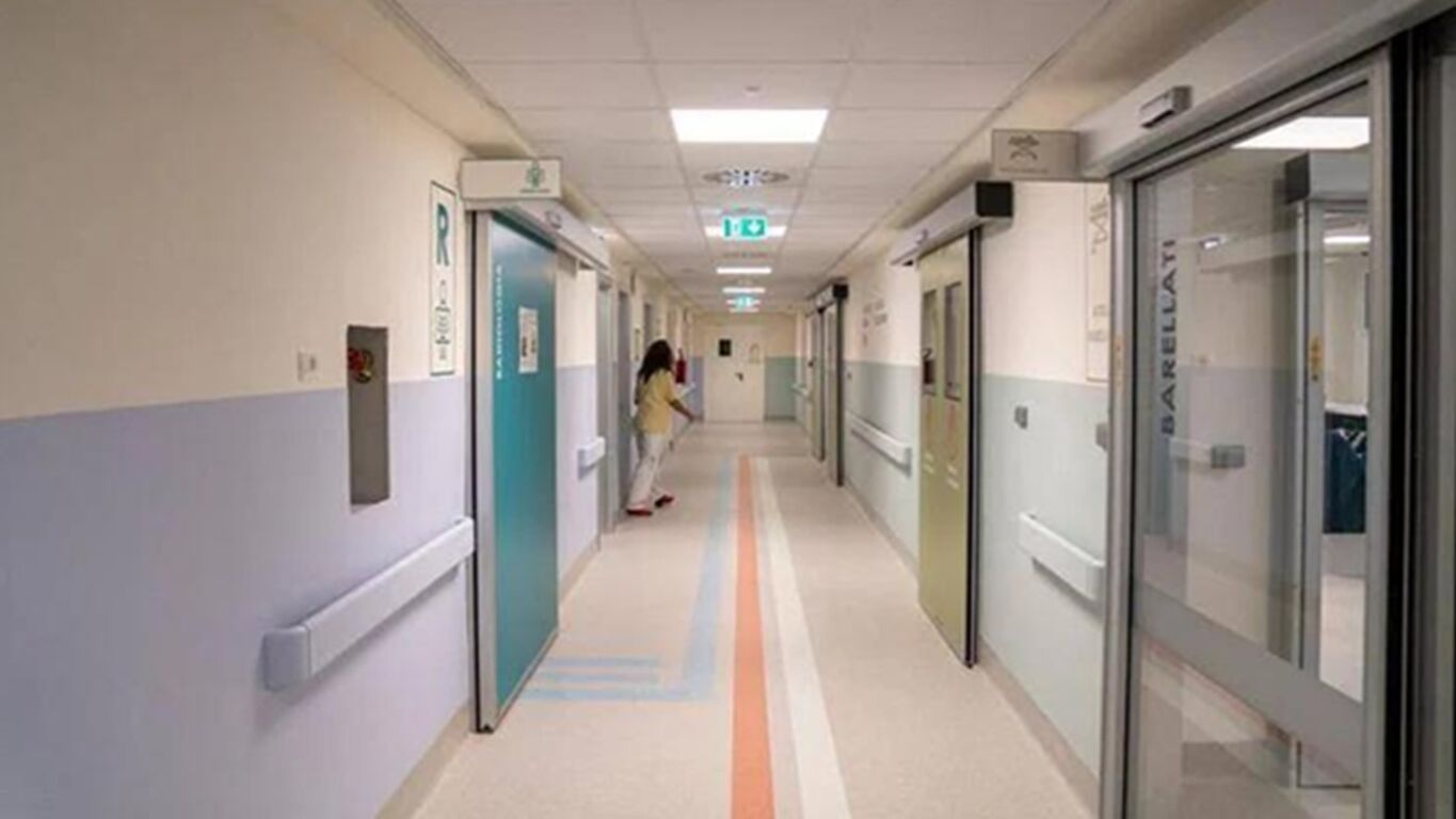 Catanzaro, bimbo di 18 mesi muore in ospedale: altri 4 ricoverati, vanno tutti allo stesso asilo