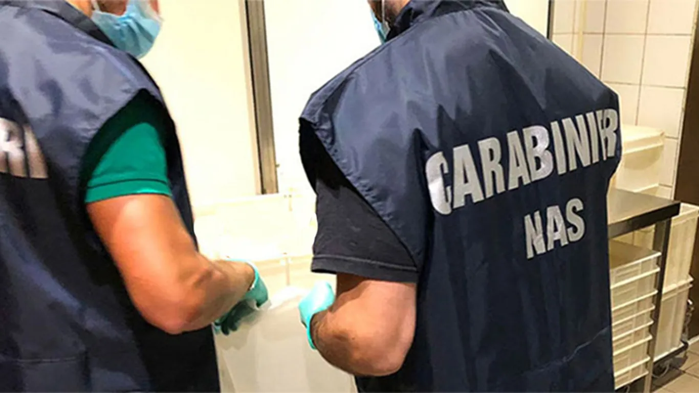 Sorrento, sospesa l'attività di una nota attività commerciale: 7mila euro di multa