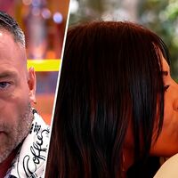 Eugenio Colombo, primo bacio con una corteggiatrice nel dating show spagnolo: il video infiamma il web