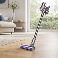 Il Dyson V8 Origin: Un Taglio di Prezzo Importante per Velocizzare le Pulizie