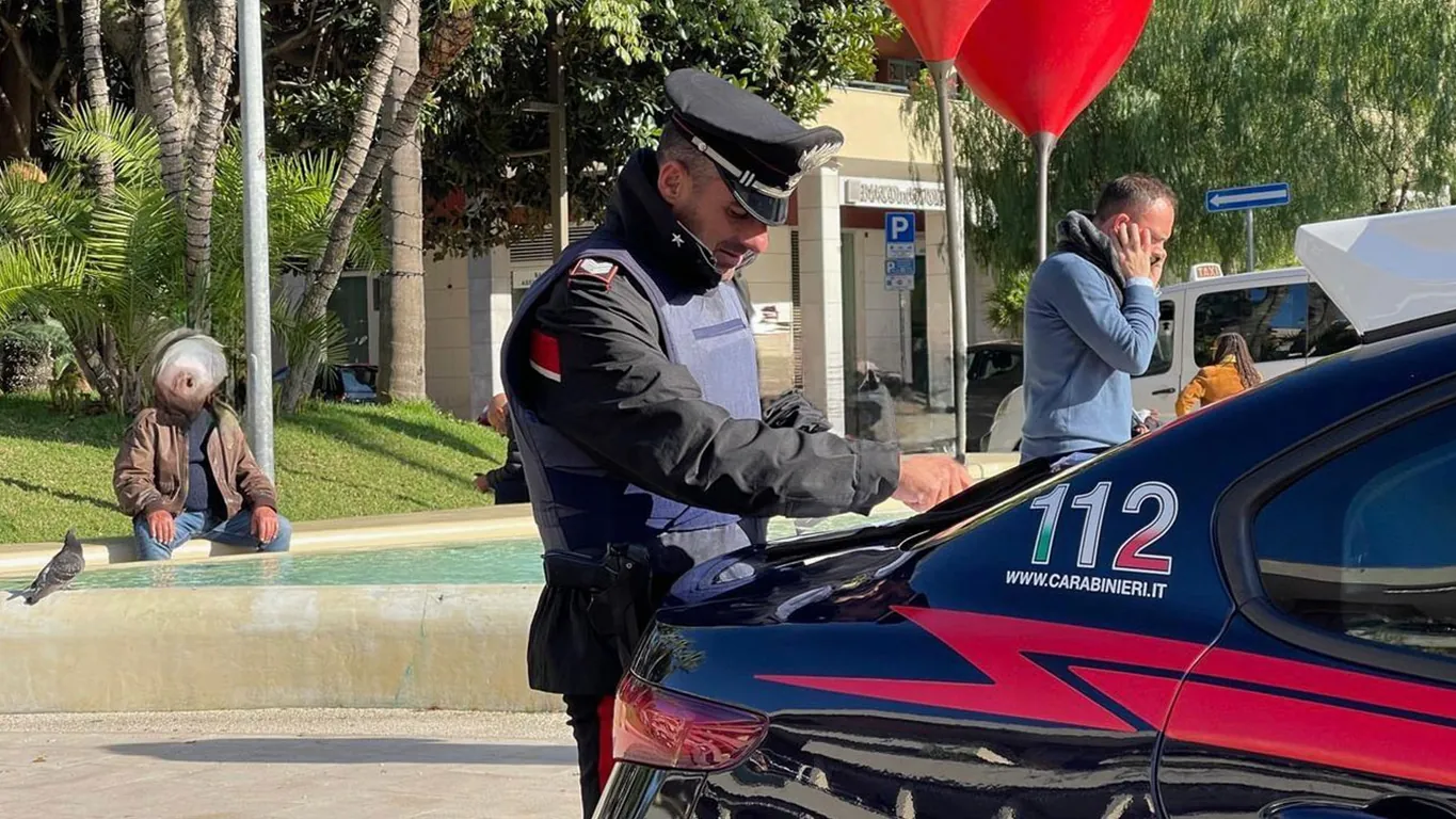 Torre del Greco, fermato dopo una folle corsa in auto: aveva una pistola modificata pronta a sparare