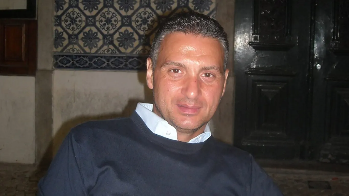 Torre Annunziata, Domenico Orsini entra nel cast di Un posto al sole: è il misterioso ingegnere Ennio De Stefani
