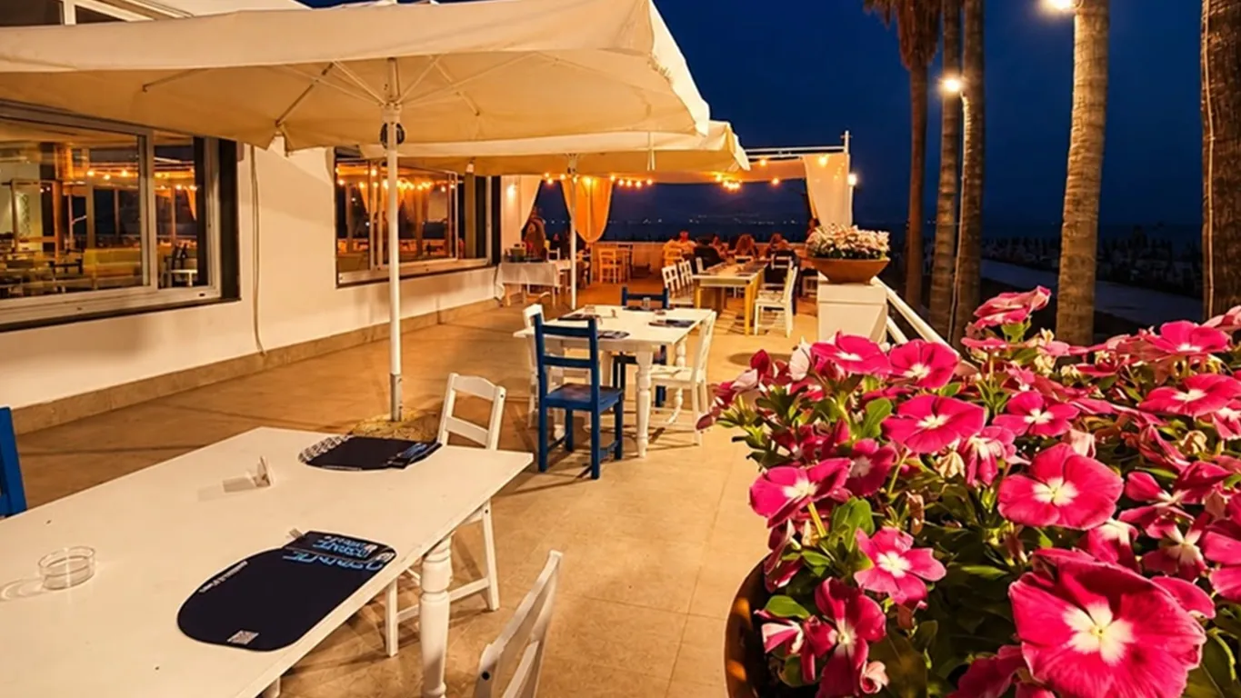 Torre Annunziata ,"Pizza e Mare": al Lido Azzurro una cena d'autore con Peppe Vitiello
