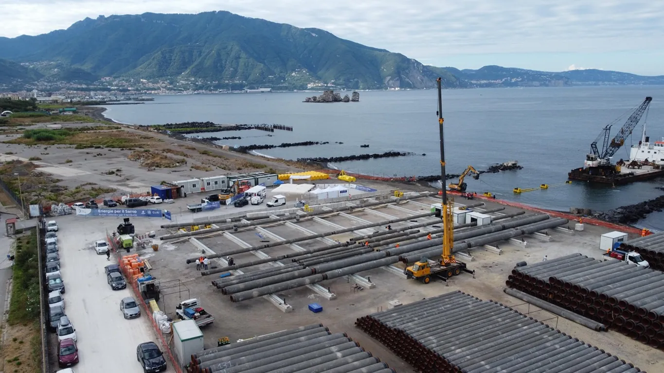 Torre Annunziata, mare balneabile ma acque non sempre limpide: perché?