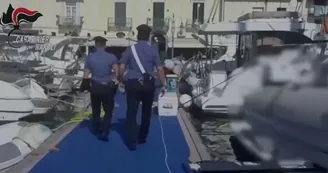 Biglietto scontato con documento falso: arrestato a Ischia un ex volto di "Uomini e Donne"