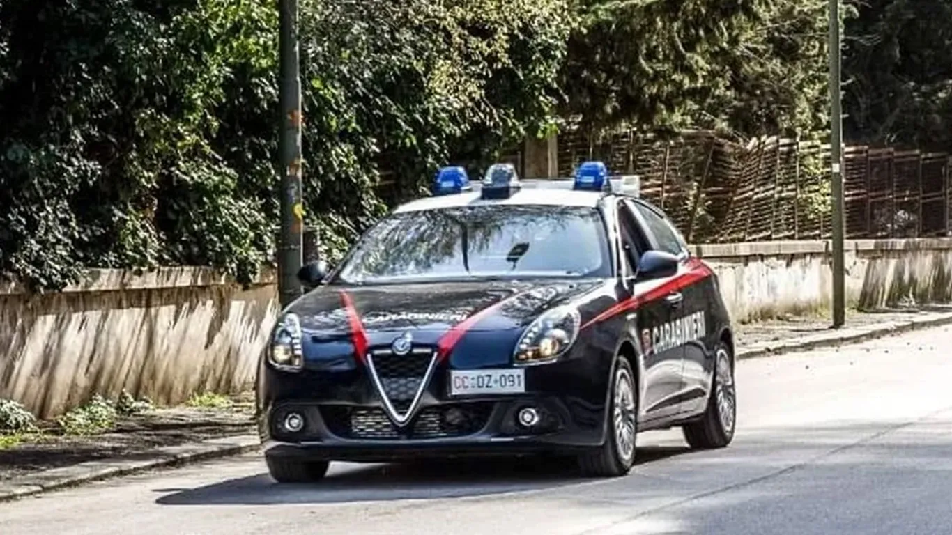Dodicenne accoltellato dopo una lite a Ponticelli: ferito all'addome da un 13enne