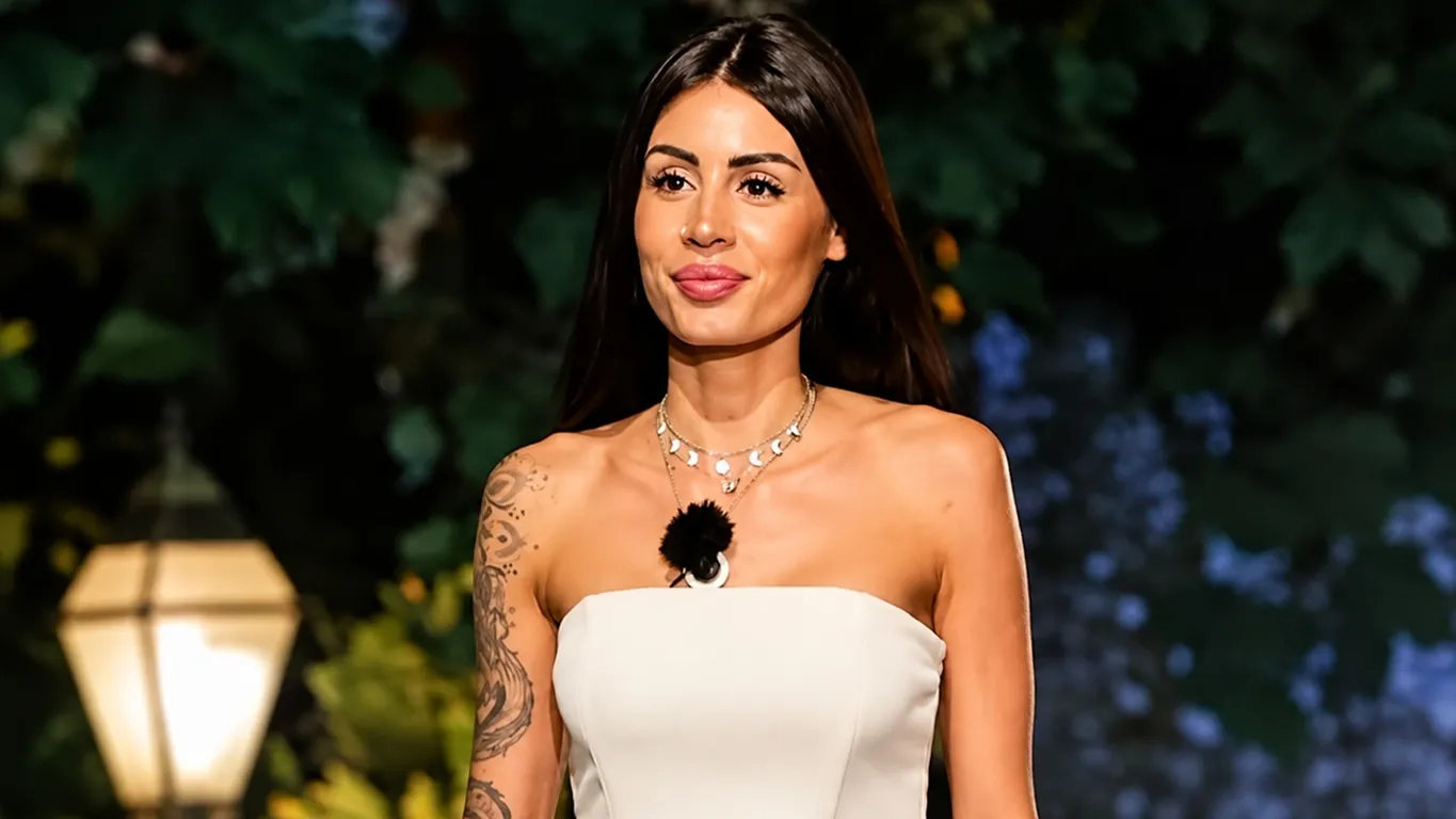Temptation Island, Sara Palumbieri avvistata con un tentatore (foto): esplode il gossip